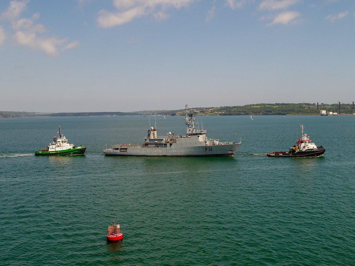 The LÉ Eithne leaving Cork harbour for her final voyage. 
#navy #cork
