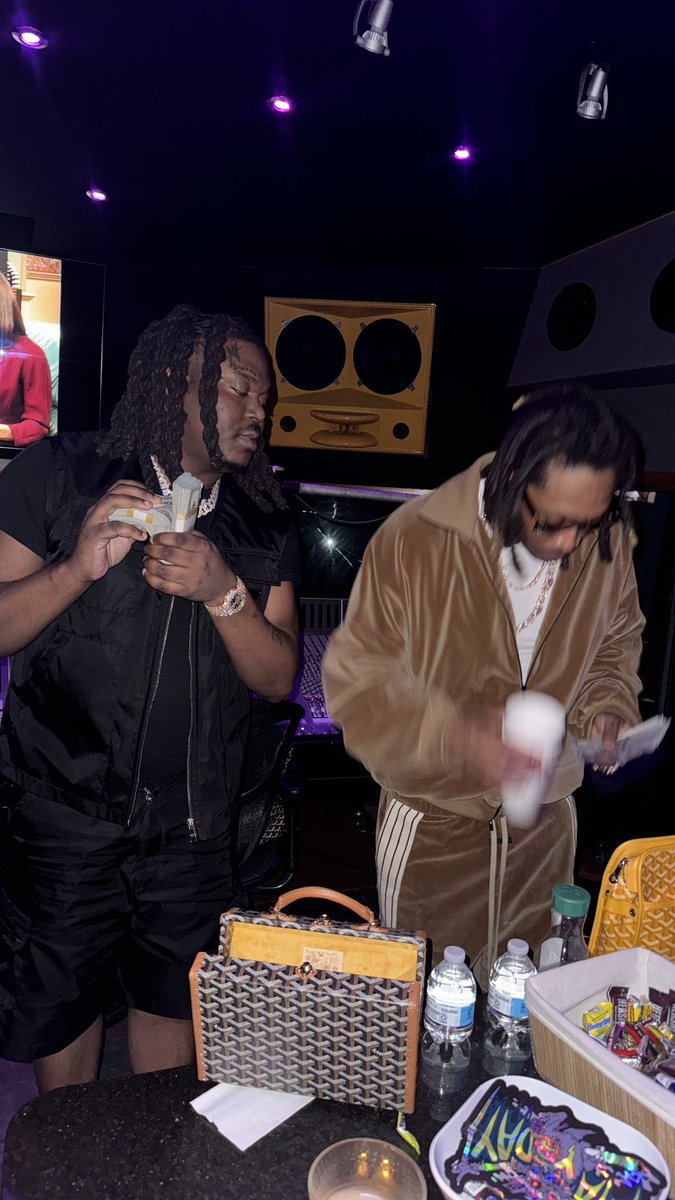 STRAPPEDUS's tweet photo. Lucki &amp; Future in the studio 🪐🦅 https://t.co/nz7kHZvZsT