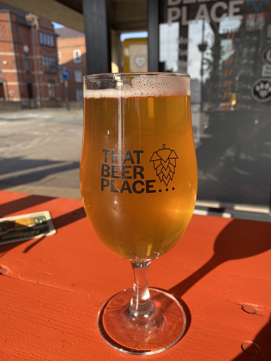 Cracking pint of <a href="/RossCider/">Ross Cider</a> single variety Foxwhelp cider at the excellent <a href="/ThatBeerPlaceHQ/">THAT BEER PLACE...</a>