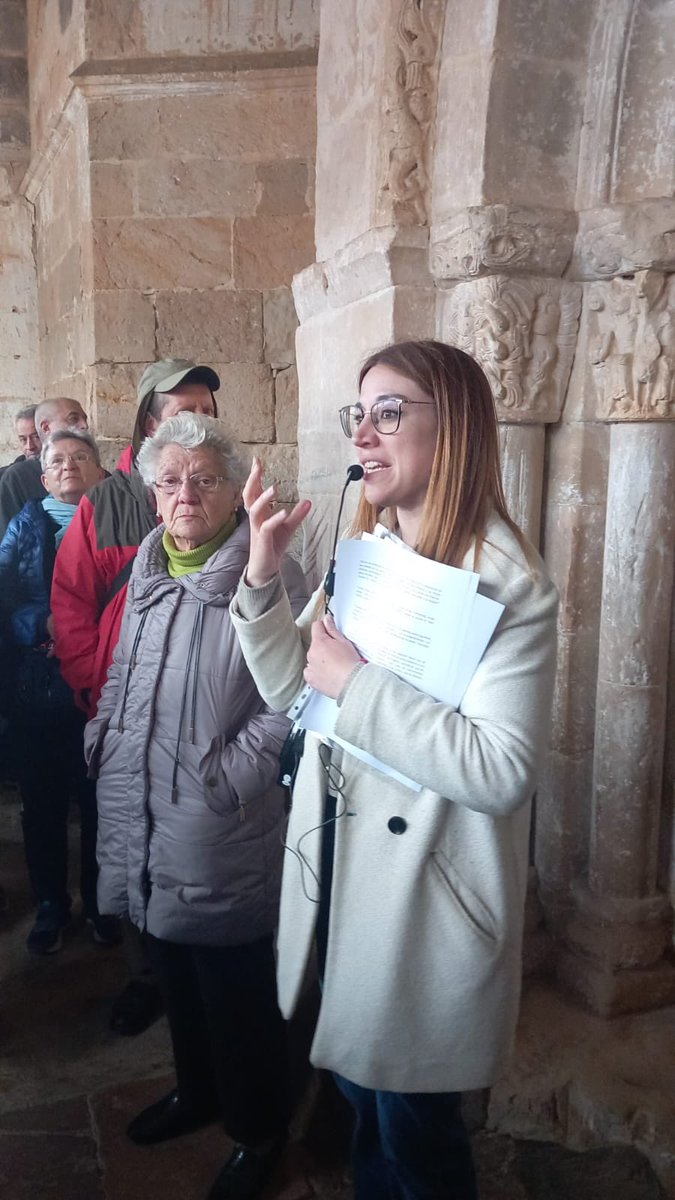 amigosromanico's tweet photo. ¿Que sería del románico sin personas como Eutimia? Eterno agradecimiento a esas maravillosas personas que velan desinteresadamente por mantener vivo el legado de sus pueblos. 🥰
#amigosdelRománico #AsociaciónAdR #FSRSguilardeCampoo #FSMLR https://t.co/L7uI7tTnyM