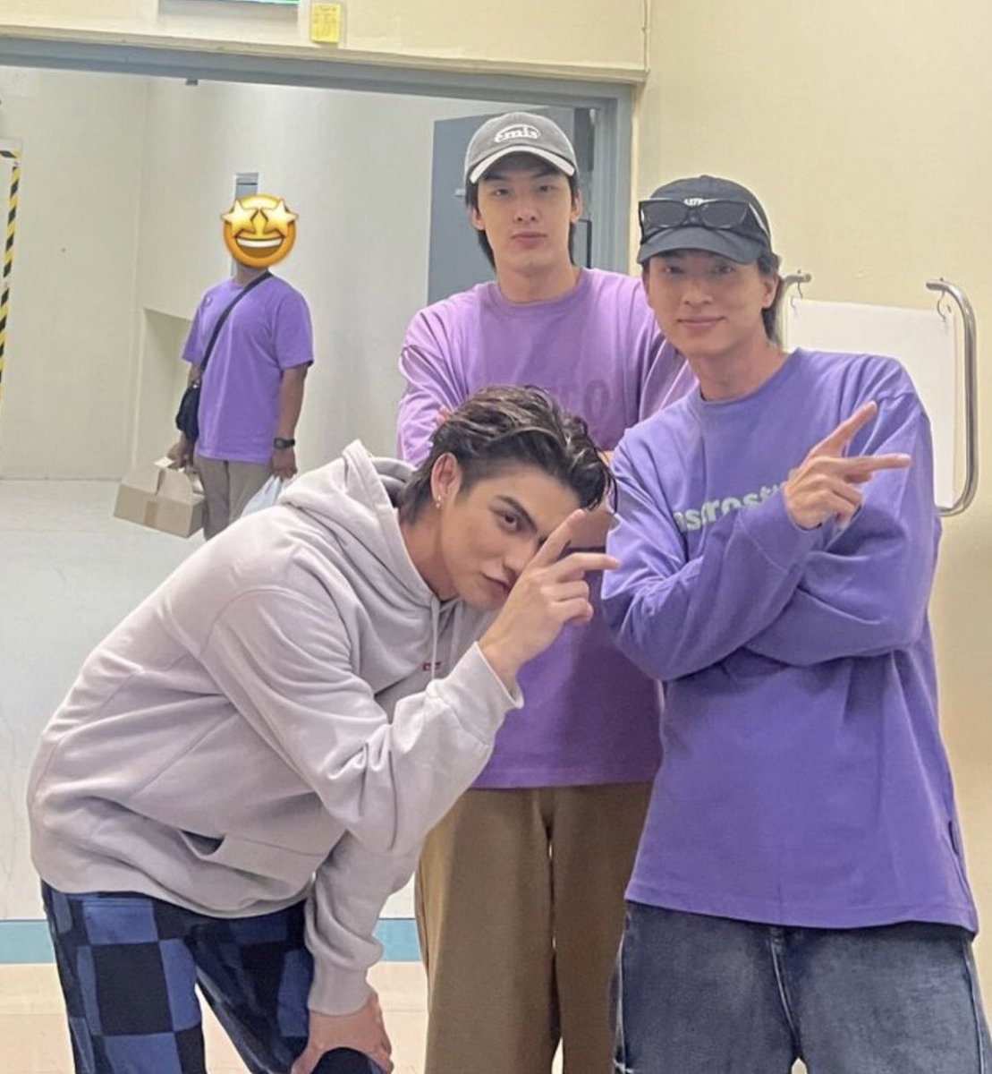 Bright's support system wearing purple 💜 Team Bright forever ☺️💪🏼

#TheKingdomsConcert
#TheKingdomsConcertxBRIGHT
#bbrightvc #nenevader
#gulfkanawut #aukittipon