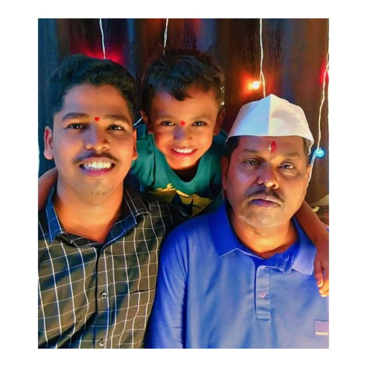 s_harmale20's tweet photo. ज्यांचा नुसता खांद्यावर हात जरी
असला तरी कोणत्याही संकटांशी
सामना करण्याची प्रेरणा मिळते
🎂🥳अशा माझ्या पप्पा यांना
वाढदिवसाच्या हार्दिक शुभेच्छा.🎂🤩 https://t.co/qXPeGbCWNn