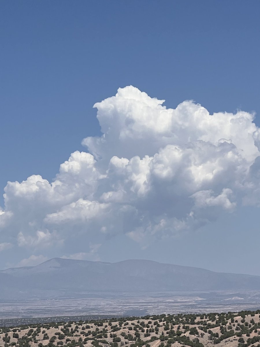 Bewickwren's tweet photo. Over the #IndiosFire at 11:30 am 1 June 2024 
#NMFire 
🔥🔥🔥 https://t.co/3kxWw1THZQ