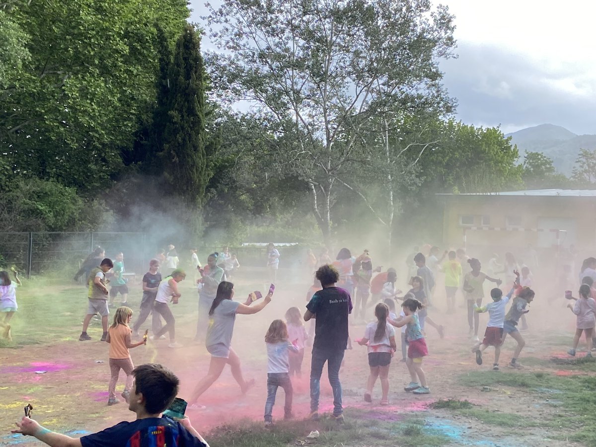 Afa_IEPallerola's tweet photo. MIL gràcies a totes les families que han participat avui a la festa de l’@IEPallerola 🥳 https://t.co/CY5whxn0vm