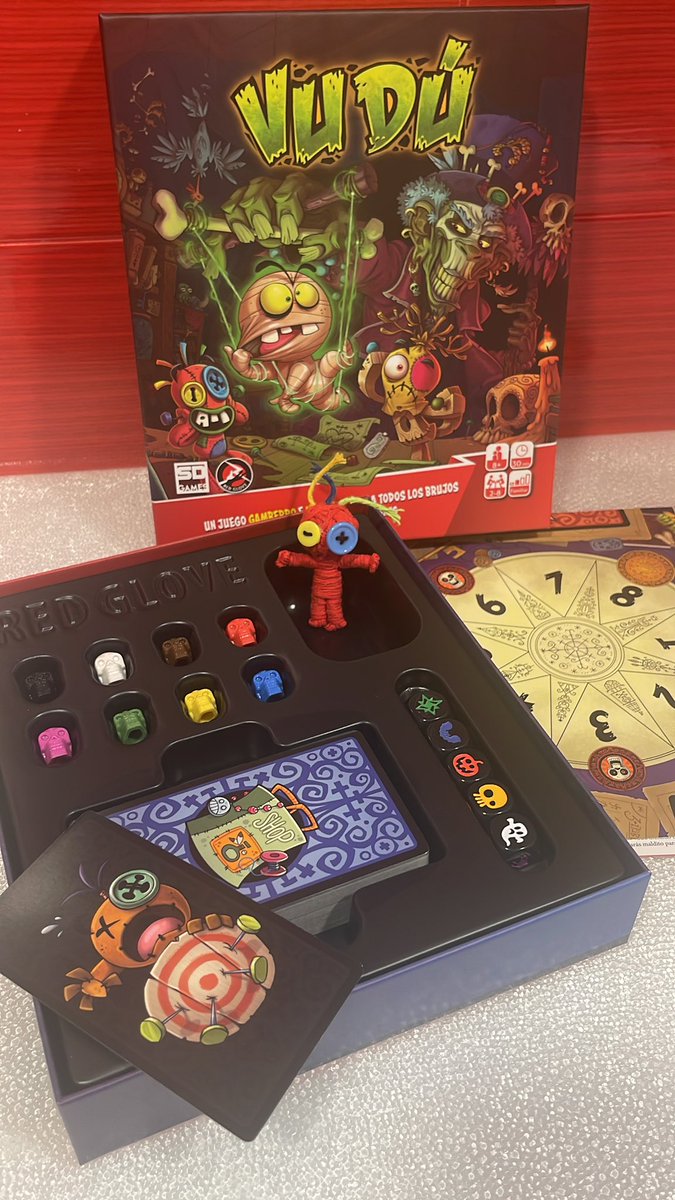 LiL_katze's tweet photo. @PlaySDGames Me compré el nuevo VU DÚ y no puedo estar más contenta! Es el niño bonito de la colección 🤩 unas ilustraciones preciosas, el muñeco adorable, los componentes bonitos… y el juego SÚPER DIVERTIDO! Estoy deseando quedar para jugar con @Merockero y @Celiapg ! https://t.co/V7zcvr2wwS