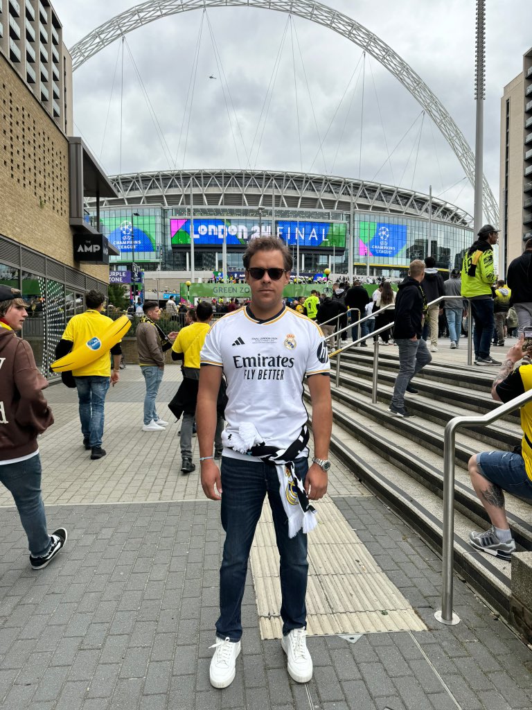 Hoy volví a ser feliz 😍🤍 #HalaMadrid #Champions