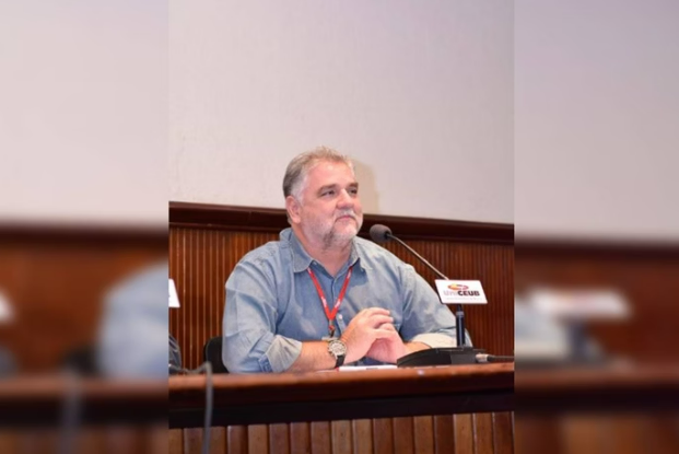 Metropoles's tweet photo. ➡️ Morre Henrique Moreira, coordenador do curso de comunicação do UniCeub
Henrique estava internado com pneumonia há aproximadamente duas semanas e teve piora no quadro de saúde nessa sexta-feira (31/5)
Leia na coluna #GrandeAngular com @tr_isadora e @lilian_tahan : https://t.co/YVuC9XsBn4