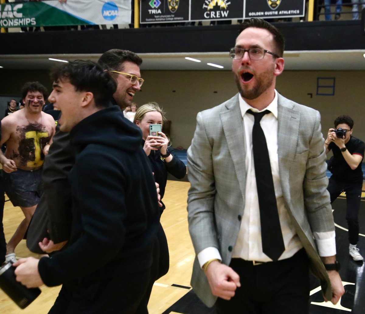 jordanmodjeski's tweet photo. .@Gustavus_MBB gave me the thrill of a lifetime this postseason. I was actually unsure if my heart would take another buzzer beater at one point. Electric. The DIII Cardiac Kids. https://t.co/1NeUxnprqy