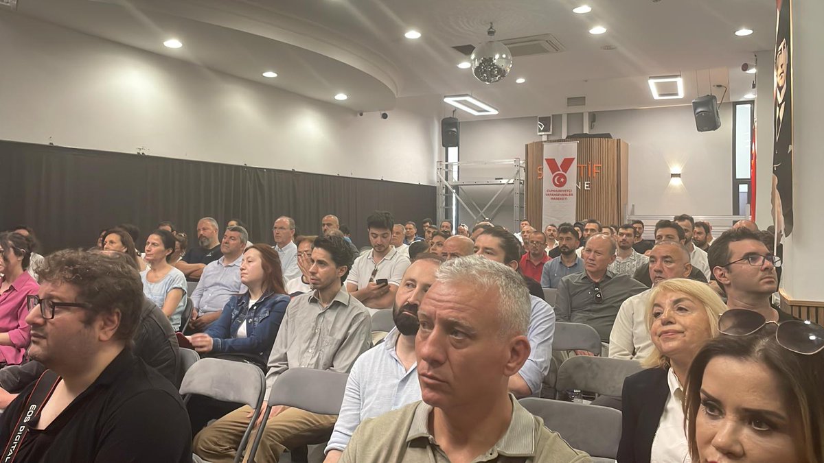 ali_necip_baksi's tweet photo. "Sözünün eri bir avuç adam, kuru kalabalıktan evladır."

Kendine güvenen, irade gösterenlerle olacak...

Katılan, katılmak isteyip katılamayan, gönlü bizle olan herkese teşekkürler. 🇹🇷
@cumhuriyetcivp https://t.co/aP5MwJmppW