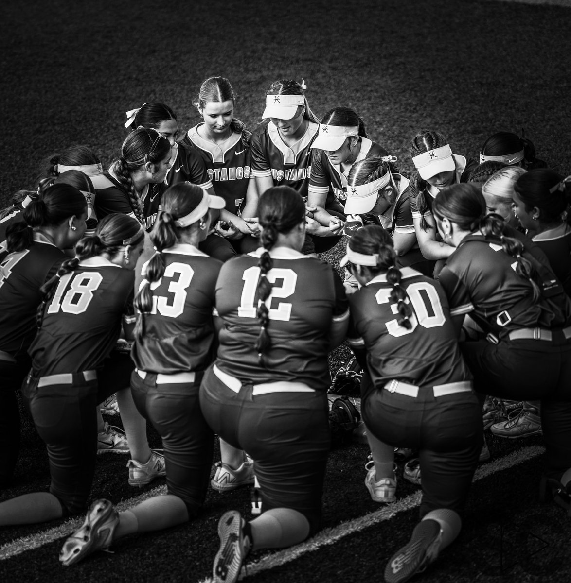 The Kingwood Lady Mustangs concluded their impressive season (36-8) with a 9-3 defeat against Midway High School in the State Semi-Finals last night. Despite the loss, the Lady Mustangs received overwhelming support from parents, fans, and the community, who cheered them on