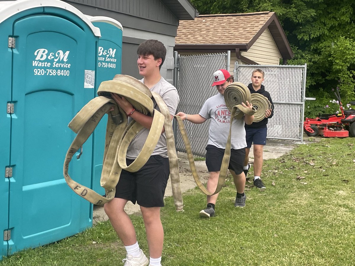 RHulse11's tweet image. Captains project number 2! Lead to serve!