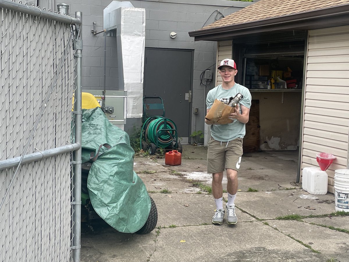 RHulse11's tweet image. Captains project number 2! Lead to serve!