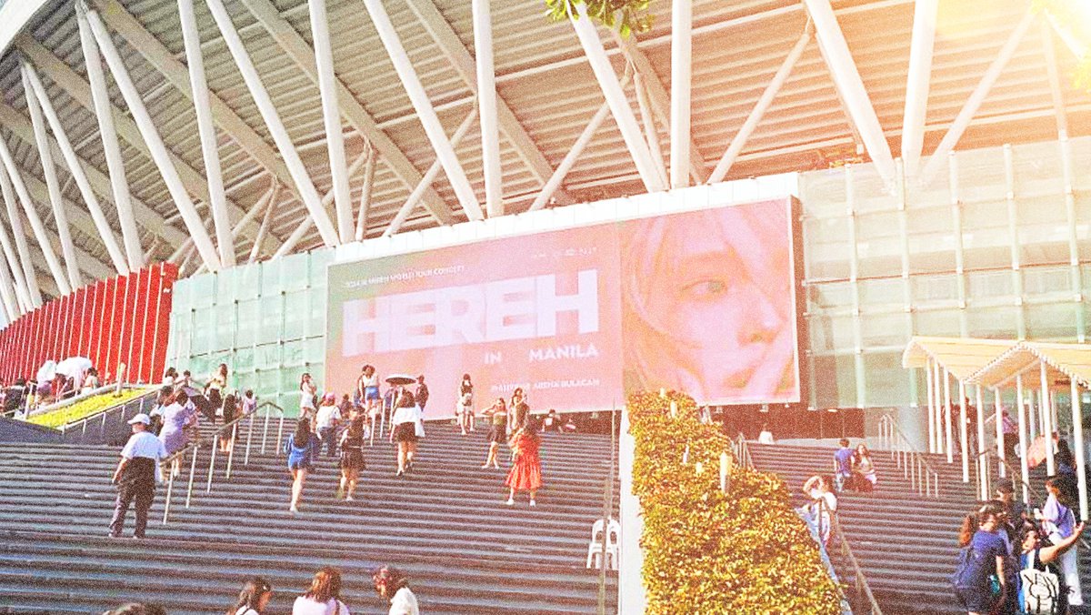 _to____short_'s tweet photo. 🟣
#아이유 #IU #HEREH #IU_WORLD_TOUR #HEREH_WORLD_TOUR_IN_MANILA https://t.co/XQ2ciJpO5b