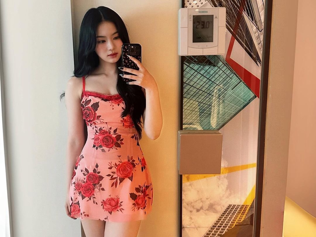 LCIFILE's tweet image. isamovingon instagram update (1/1)

“𝒲𝒶𝓉𝑒𝓇𝒷𝑜𝓂𝒷 ❤️   #roses”
🎧 lone summer - slchld