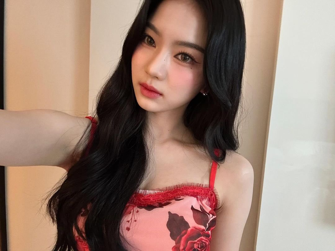 LCIFILE's tweet image. isamovingon instagram update (1/1)

“𝒲𝒶𝓉𝑒𝓇𝒷𝑜𝓂𝒷 ❤️   #roses”
🎧 lone summer - slchld