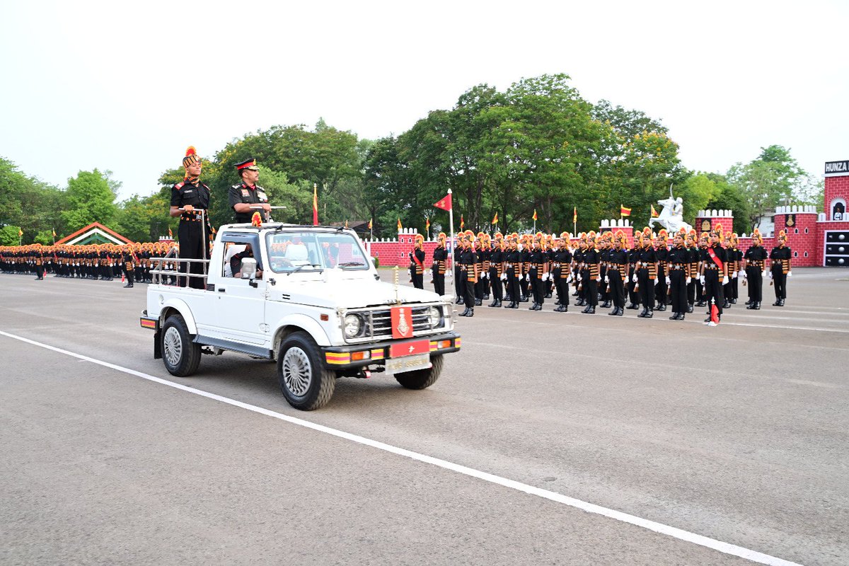 Jkra_Group's tweet image. In a #newinitiative Brig Lalit Sharma, SC,SM #Comdt Grenadiers Regimental Centre reviewed the final rehearsal of #POP as Chief Guest  of #JAKRIF Regiment #Agniveers Batch 03/24.This #BestPractice will go a long way in strengthening the bond between the #Regiments of #IndianArmy