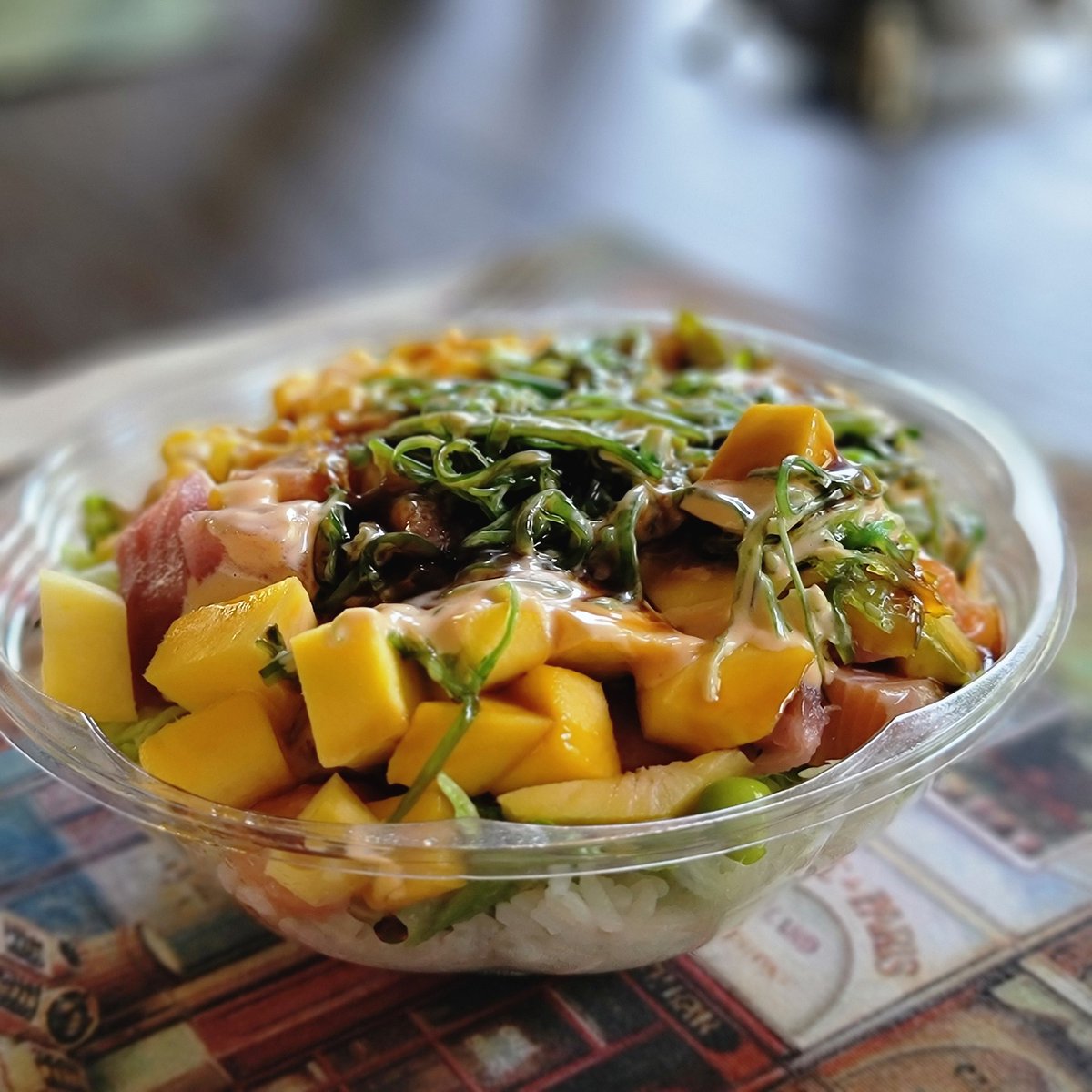 jen_deslauriers's tweet image. Poke bowl lunch, late af lunch but that's ok 😀 #joybowl #ahituna #yum