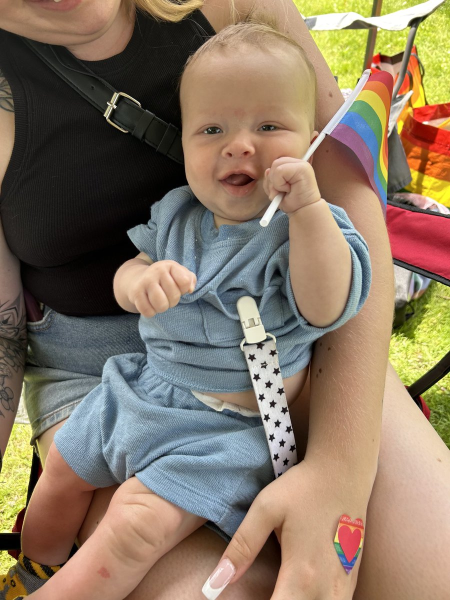 What a blast at Napanee Pride. Such a positive, love filled event and so much joy! ❤️🧡💛💚💙💜<a href="/Southview_LDSB/">SouthviewPS_LDSB</a> <a href="/TPCS_LDSB/">TPCS Elem School</a> students raised $128 for the GSA Clubs selling pride swag and items they made.