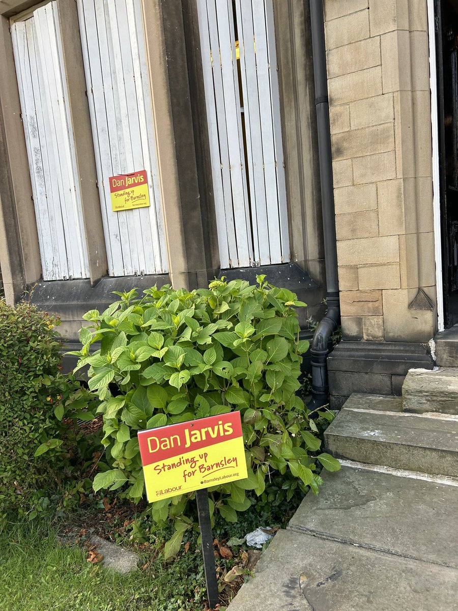 Great campaign launch for the Barnsley North CLP at the National Union of Mineworkers HQ to elect <a href="/DanJarvisMBE/">Dan Jarvis MP</a>! 🔴

He has been a fantastic MP for Barnsley Central and can’t wait to help him throughout the campaign 💪

Now is the time for change with <a href="/UKLabour/">The Labour Party</a> 🌹