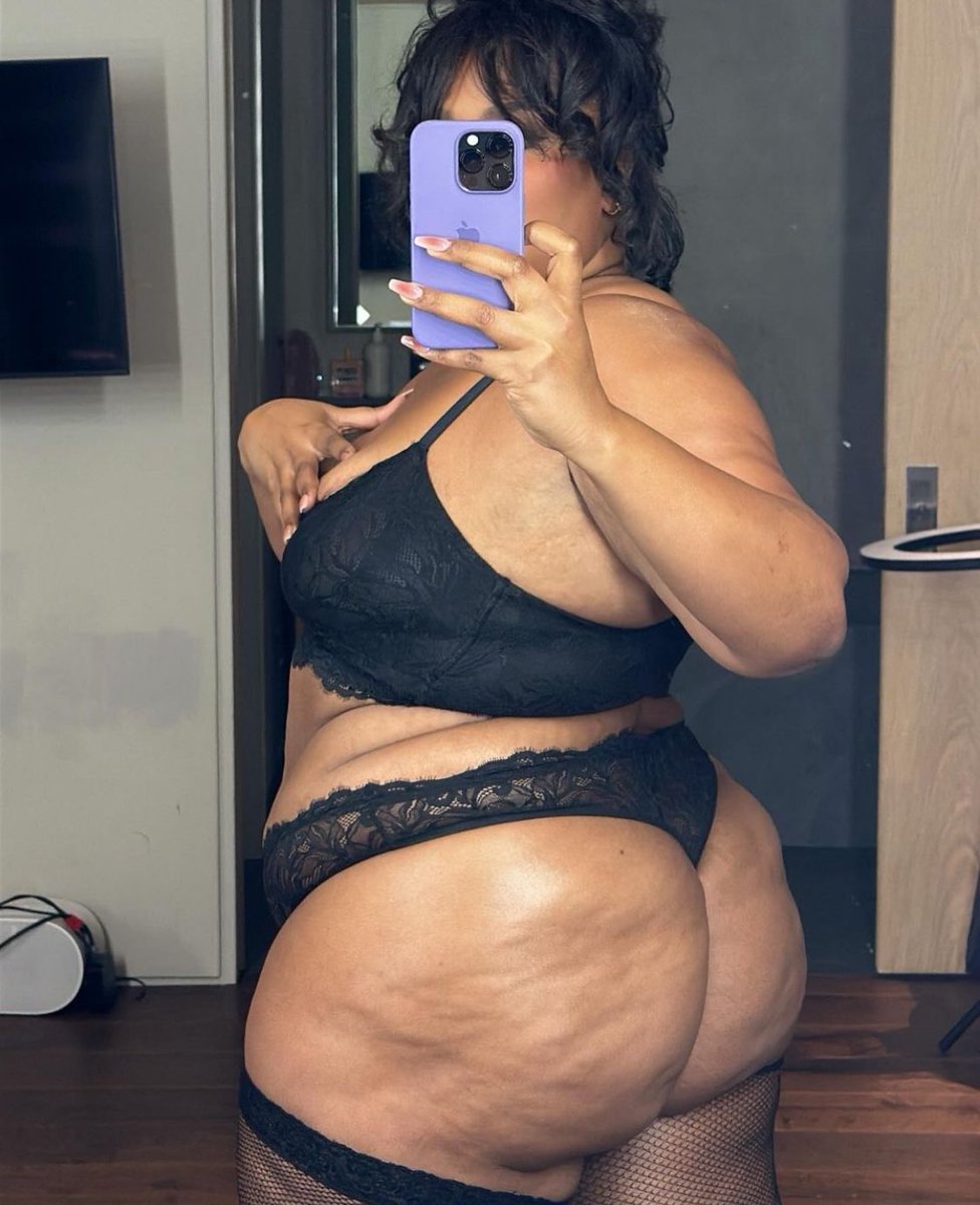CakeCookies01's tweet photo. Curvy Goddess Lizzo 🇺🇸 | Plus-Size Fashion Curvy Model - ASMR Goddess Show Lifestyle Trends
https://t.co/rHNfszGO9A https://t.co/6CqzUIRviw