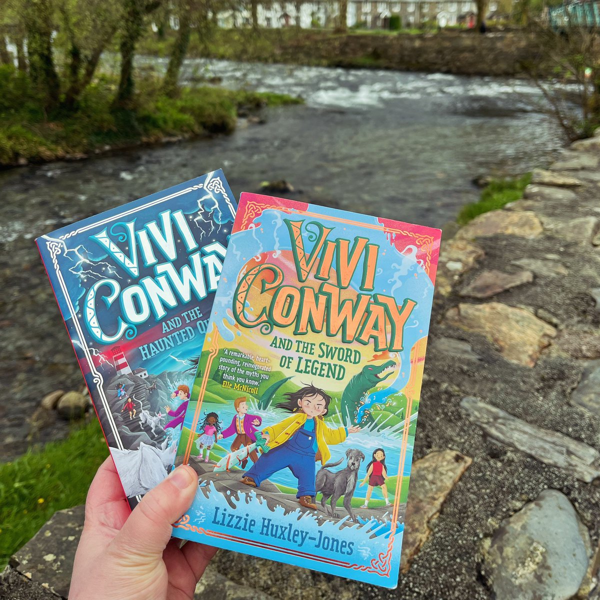 littlehux's tweet photo. Somehow, inexplicably, it’s one whole year since Vivi Conway and the Sword of Legend came out. So I’d like to invite everyone to say happy birthday to Vivi (and even though her real birthday is May the 1st, I didn’t get to celebrate that this year either!) https://t.co/SLJkjwUUCE