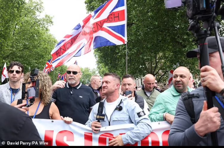 ⁦<a href="/badge_is_in/">Get the Badge In</a>⁩ badge of the year award?