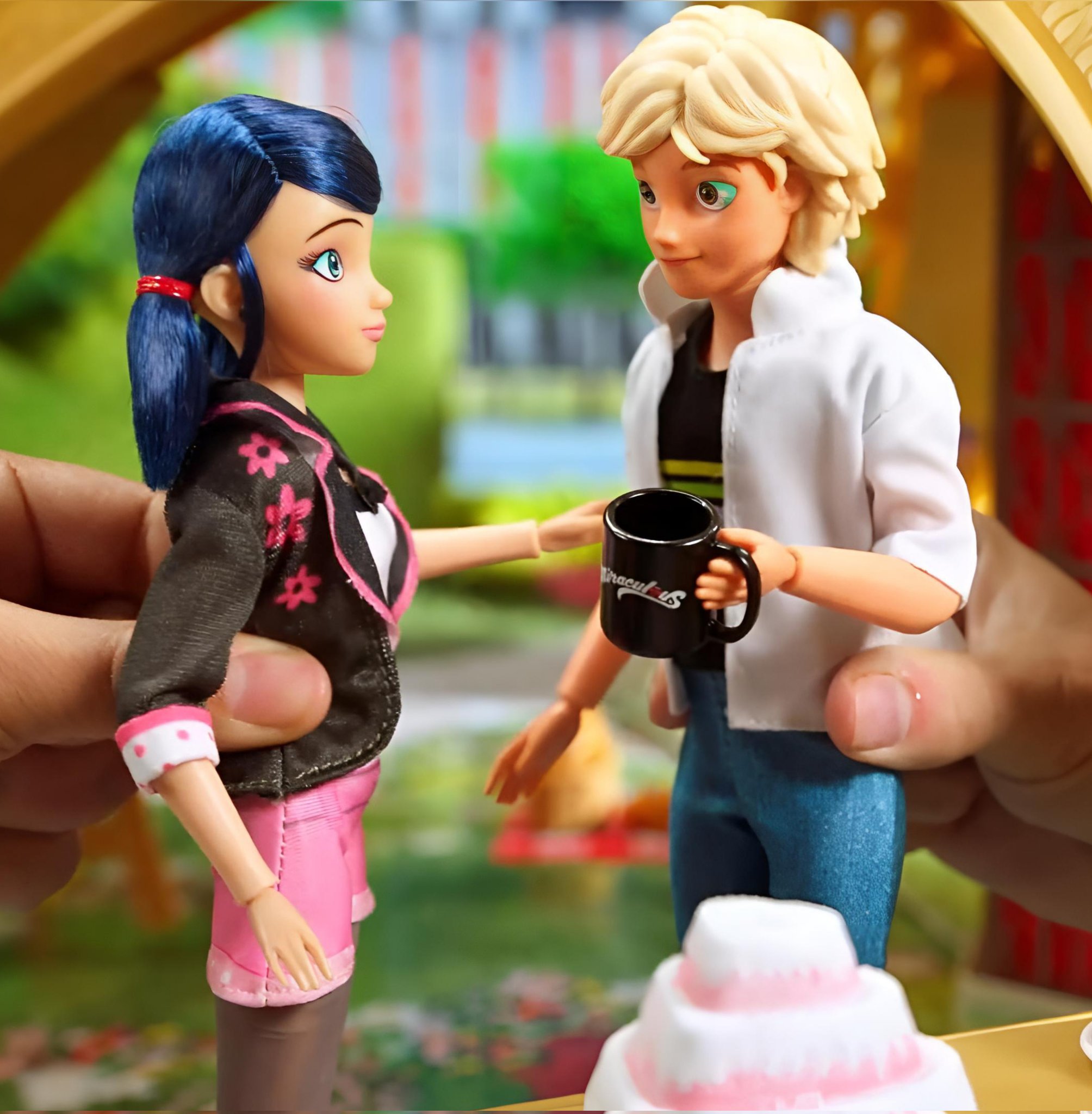 Muñecos marinette y adrien sale