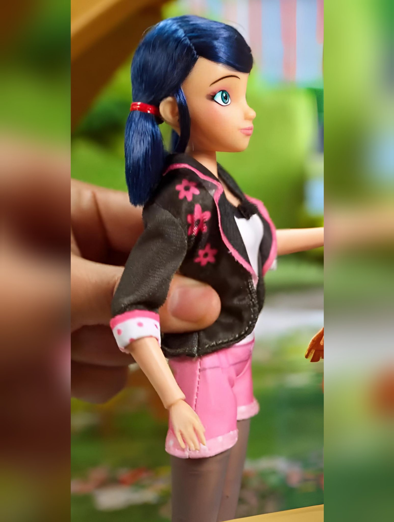 Senti Amelie on X PlaymatesToys revela nuevos munecos de juguete de Marinette y Adrien junto con el nuevo vestuario de Marinette para la Temporada 6 de Miraculous Ladybug MiLBS6Spoilers MiraculousLady...