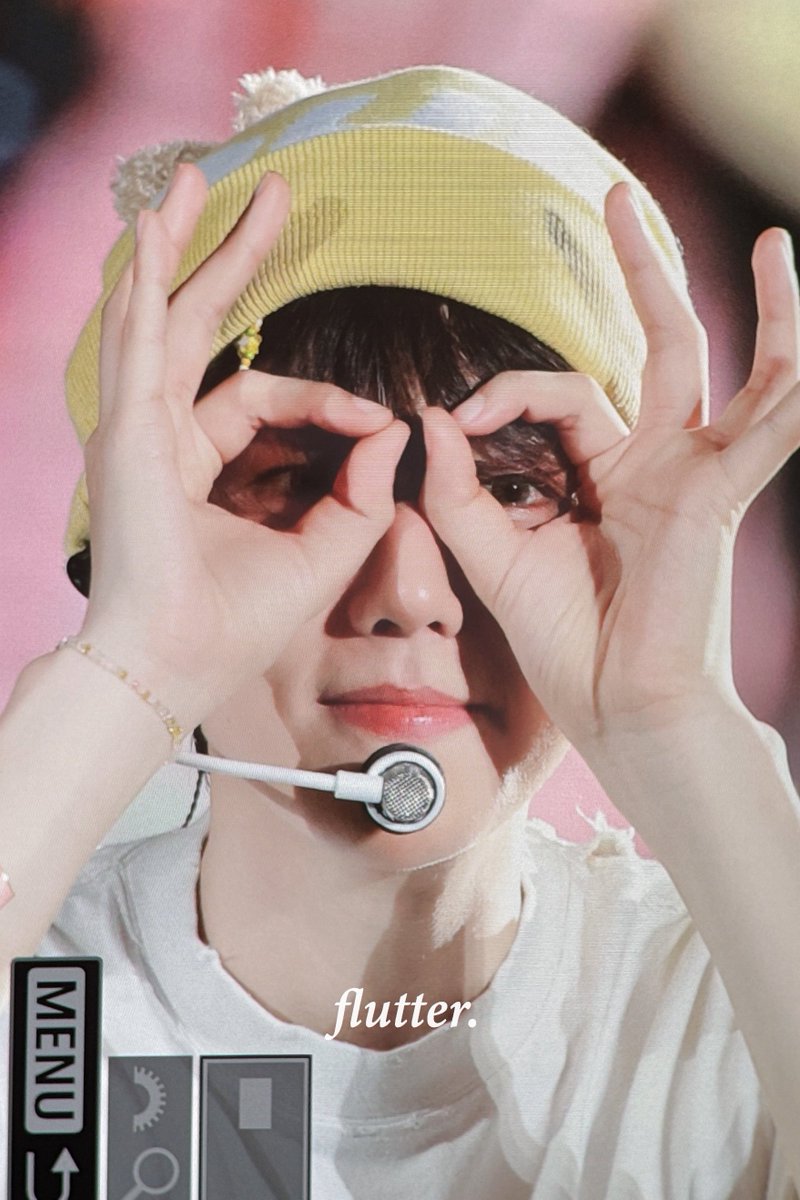 flutter_bh's tweet photo. 240601 큥이가보고있다.. #백현 #BAEKHYUN #ベッキョン @B_hundred_Hyun https://t.co/HMq8fhrKoQ