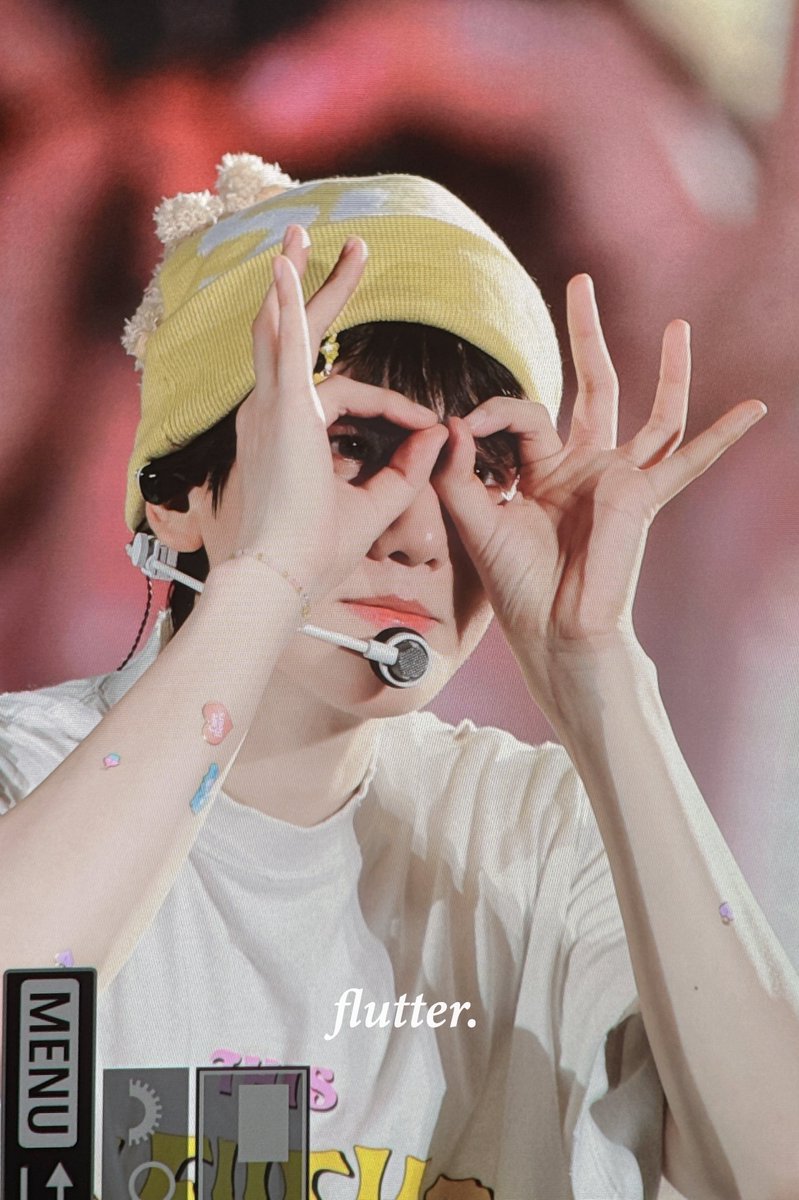 flutter_bh's tweet photo. 240601 큥이가보고있다.. #백현 #BAEKHYUN #ベッキョン @B_hundred_Hyun https://t.co/HMq8fhrKoQ