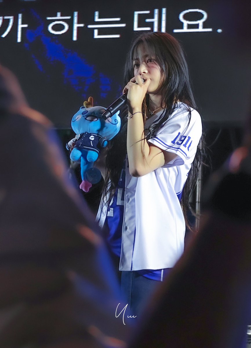 Eiioorich's tweet photo. @NewJeans_ADOR 
240531 cau festival

😻

#NewJeans #뉴진스 #MINJI #민지 https://t.co/Nhq8esNojc