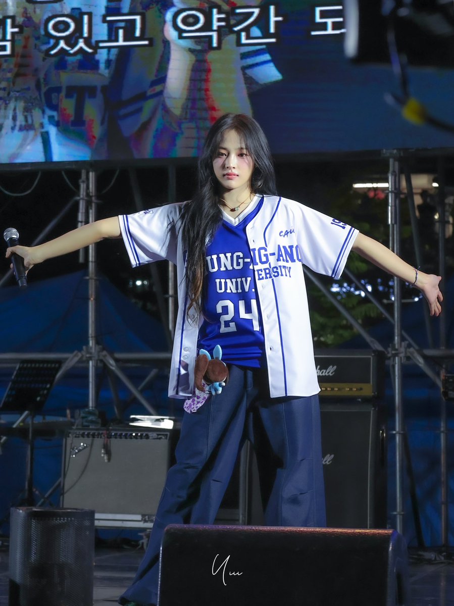 Eiioorich's tweet photo. @NewJeans_ADOR 
240531 cau festival

😻

#NewJeans #뉴진스 #MINJI #민지 https://t.co/Nhq8esNojc