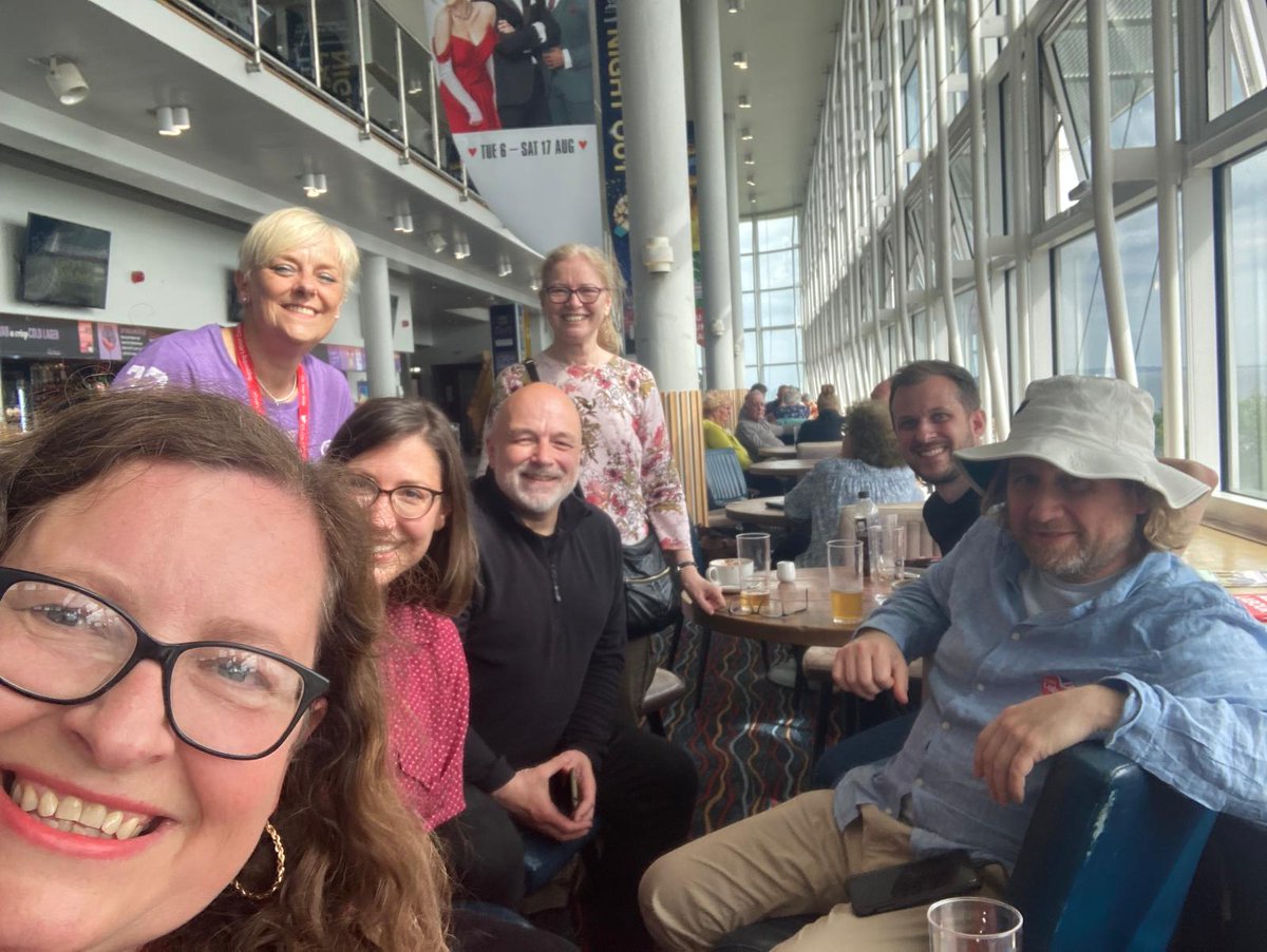 jhowarduk's tweet photo. Top day out in Southend for @BayoAlaba.

Loads of positive conversations. Clear people in Southend want change. https://t.co/LorI4Nv6Qd