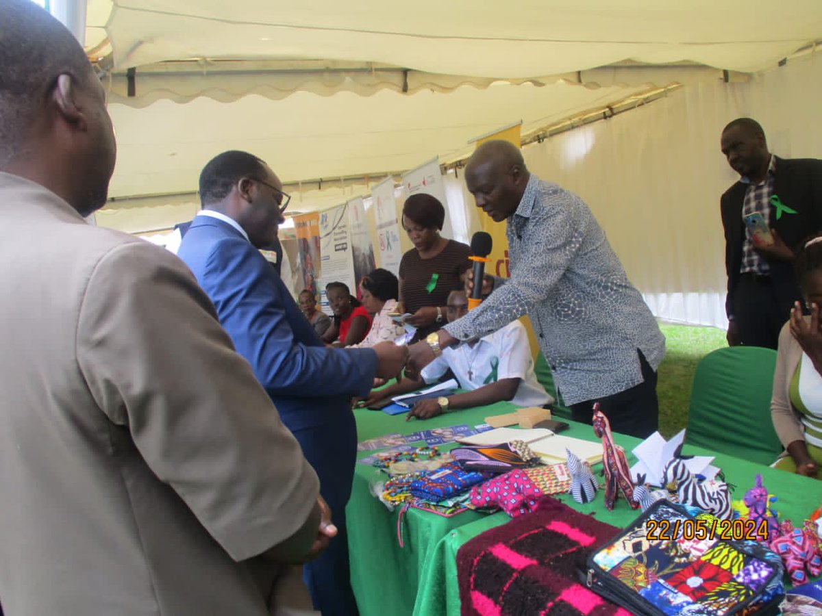 Peer_nation's tweet photo. This was the second day of the 2nd annual mental health awareness camp at Parliament and Hon. Mathias Mpuuga visited our stall and we were able to explain to him what we exactly do in the mental health circles.#sdgs #mentalhealth  #mentalawareness @MMyjourney @gracekryan @OdokiJ https://t.co/uVy84a76CU