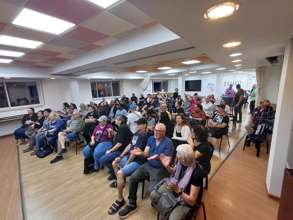 isl_corpus's tweet photo. סוגרים את חודש מאי בסימן מפגשי קהילה!
שמחנו להתארח במועדון באר-שבע ובמועדון ירושלים, לספר קצת על פרוייקט הקורפוס שלנו, וכמובן להודות לכל המשתתפים הנהדרים שלנו ולפגוש הרבה אנשים טובים מהקהילה! https://t.co/didgAn9Zol