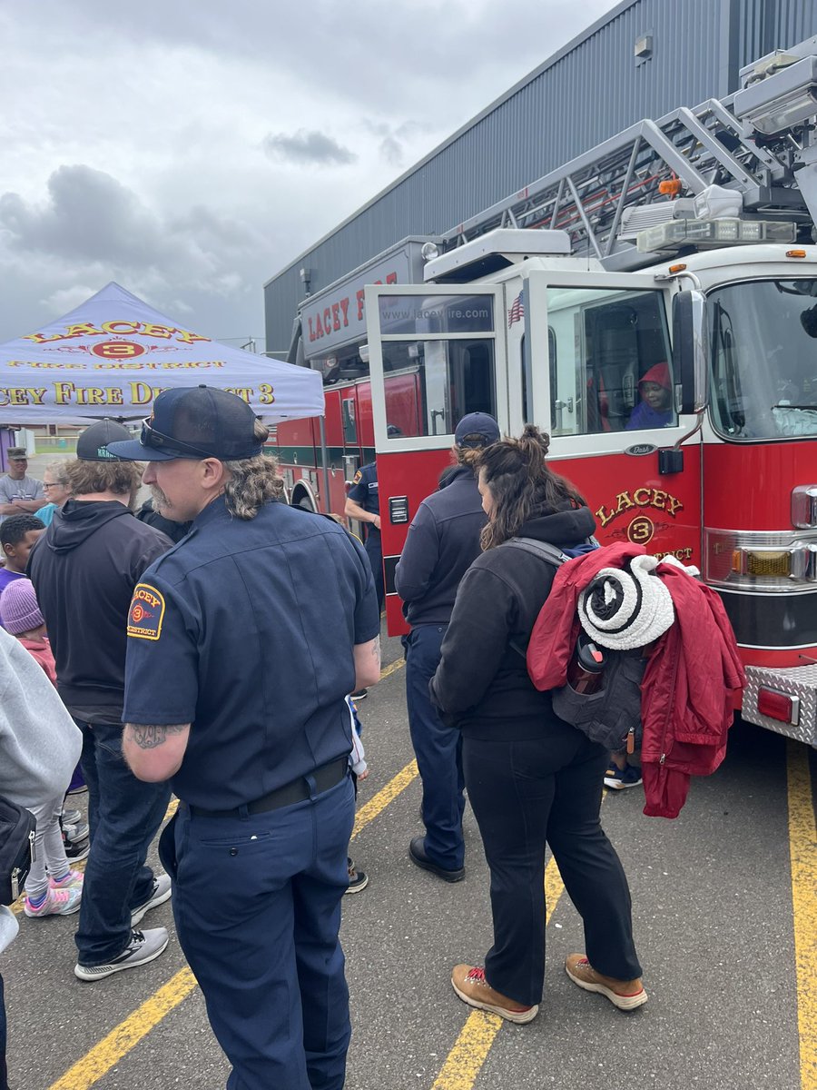 LaceyFireDist3's tweet image. This week, our crews supported some amazing @NTPSnews Champions, trained with SORT practicing elevator rescue AND our South Sound Recruit Academy learned that water is wet… #AwesomeWeek