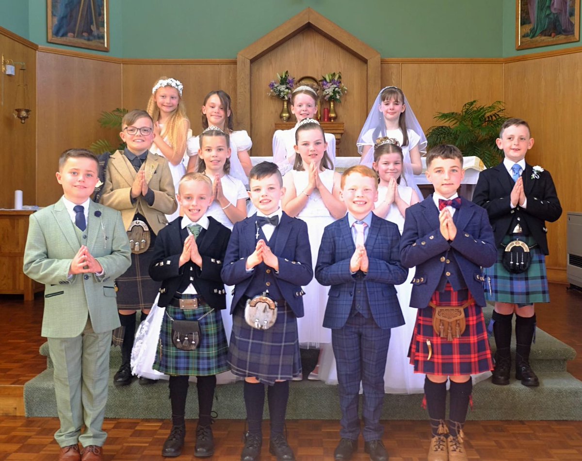 Congratulations to our Primary 4 children who made their First Communion today! May God bless you 🙏