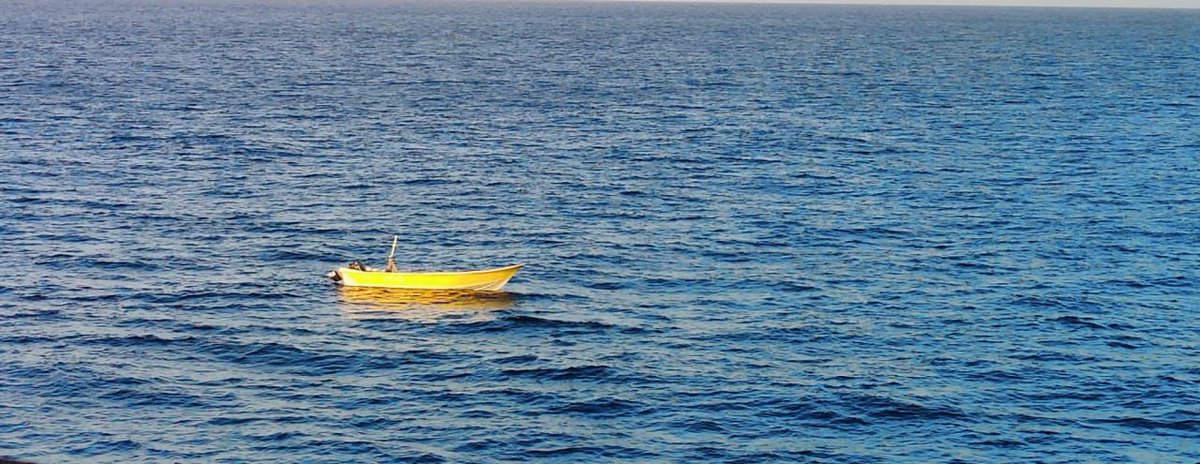 dgprPaknavy's tweet photo. #PakNavy ship #YARMOOK seized approx 380 Kgs of narcos at #NAS.The execution of Anti-Narcotics Ops is demonstration of PN resolve to deter, dissuade & disrupt all illegal activities. PN is maintaining permanent presence in IO to keep natl & Intl #SLOC under intense surveillance. https://t.co/vY7nlRHuRR