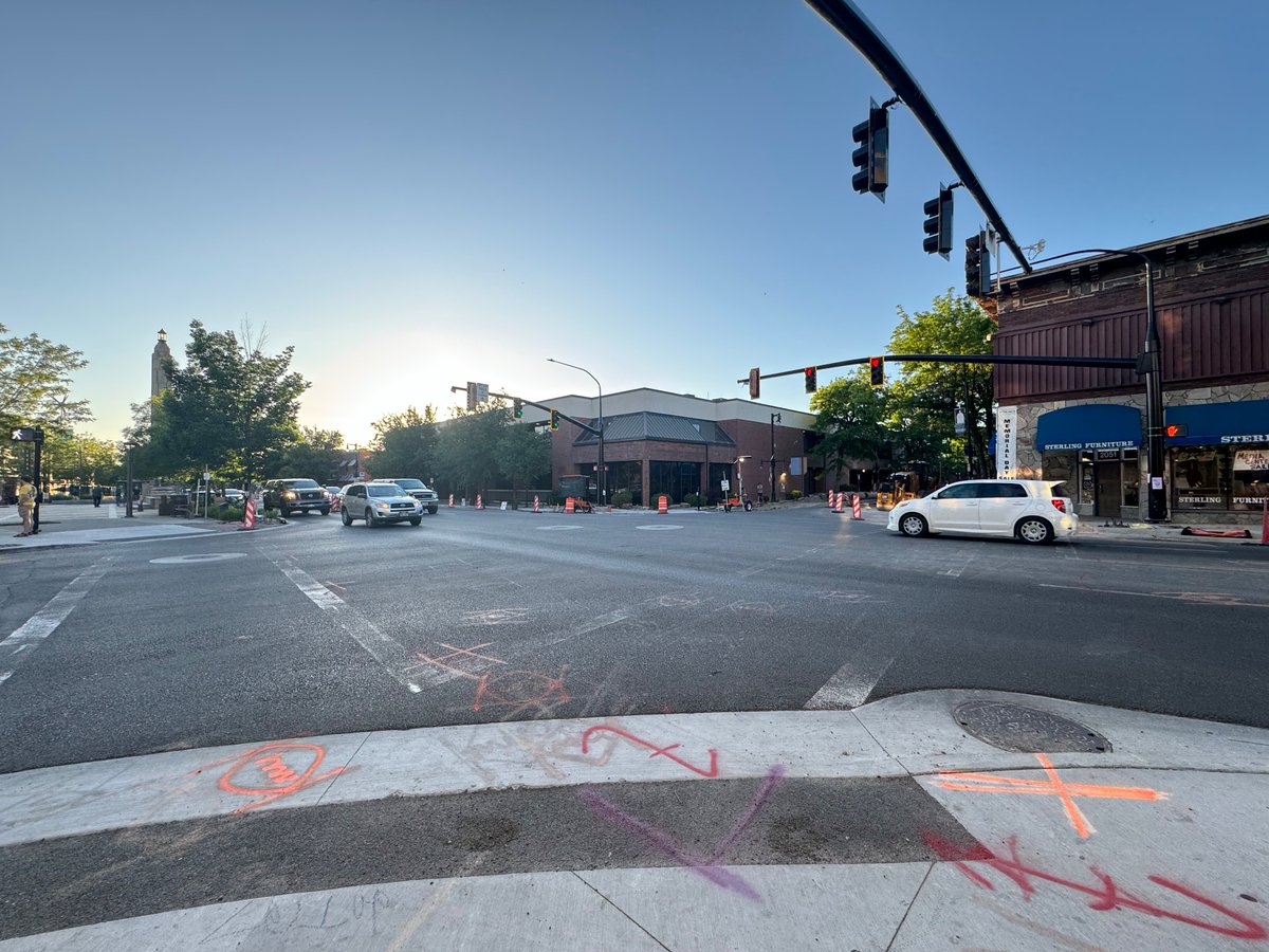 cyclingutah's tweet photo. Can we please have some traffic calming at the intersection of Highland Drive and 2100 S? @slcmoves It’s unclear from the website if we will get this. Maybe some raised crosswalks? No right turn on red? https://t.co/dUrgsRVOUU