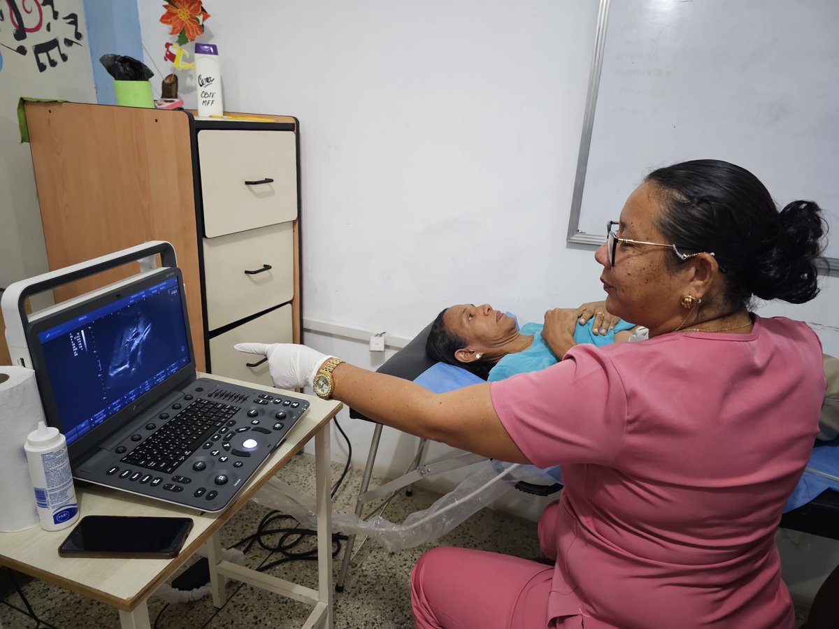 IpasmeOficial's tweet photo. ¡Para nuestro magisterio aragueño! 

Una gran jornada de amor para mi maestra y mi maestro, llevamos al mcpio. Sucre del estado Aragua, atendiendo a más 1750 pacientes en la E.T.I.R. Mariano Fernández Fortique. 

@NicolasMaduro
#PuebloEnLasRedes https://t.co/wLYrN7hFtx