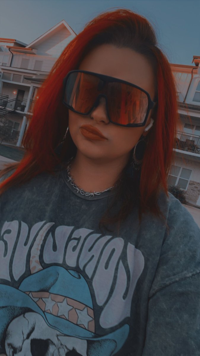 Daisy Paige tweet media