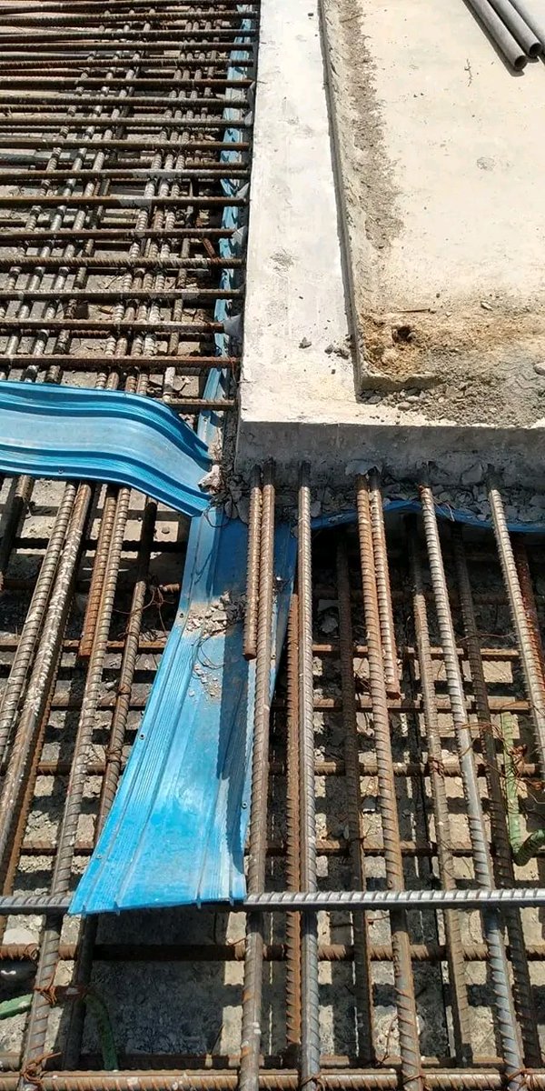 HamerkopBLDRS's tweet image. Construction of a water tank and providing pvc water bars at construction joints where two concrete pours (old and new concrete) will meet.

#ConstructionJoint
#StructuralIntegrity