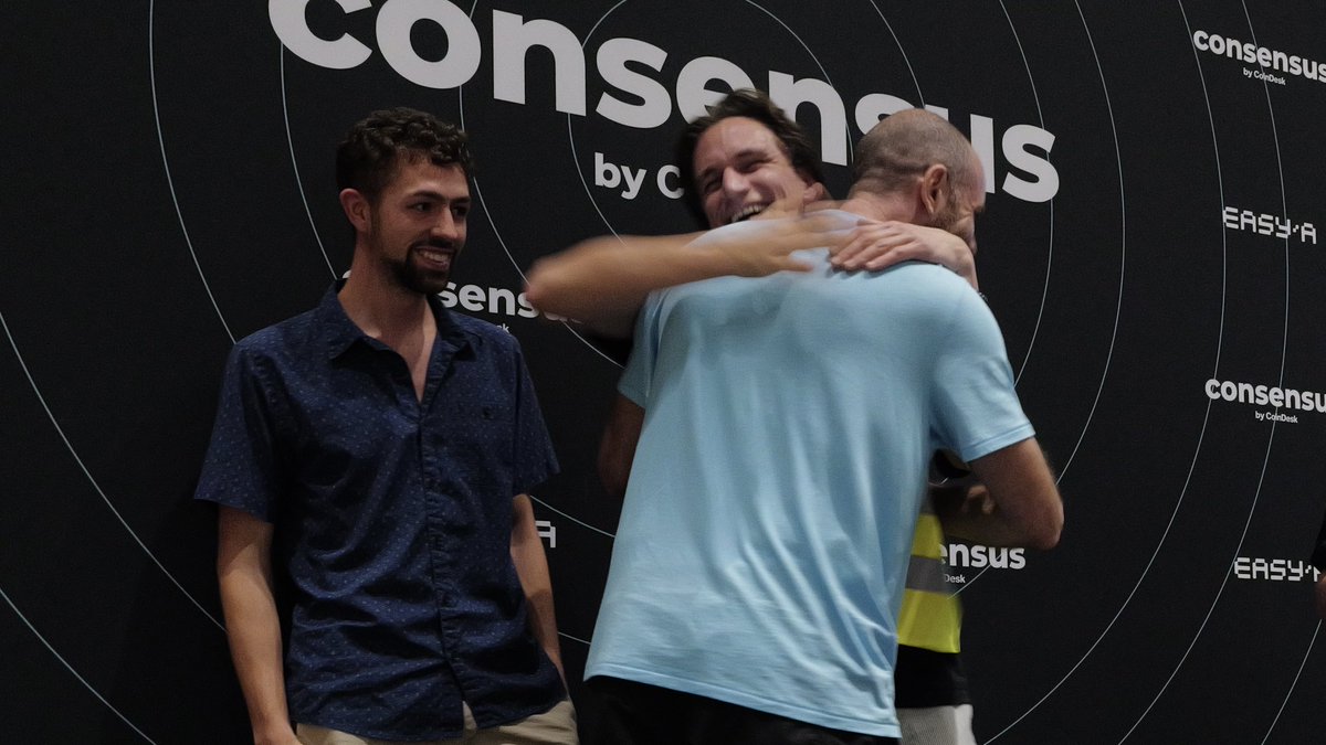 easya_app's tweet image. Day 3 was HISTORIC 💥

500 developers launched 100 startups at our EasyA #Consensus2024 hackathon. 

As our EasyA gigabrains took center stage, the crowds looked on in awe. They saw the future unfold before their very eyes 😮