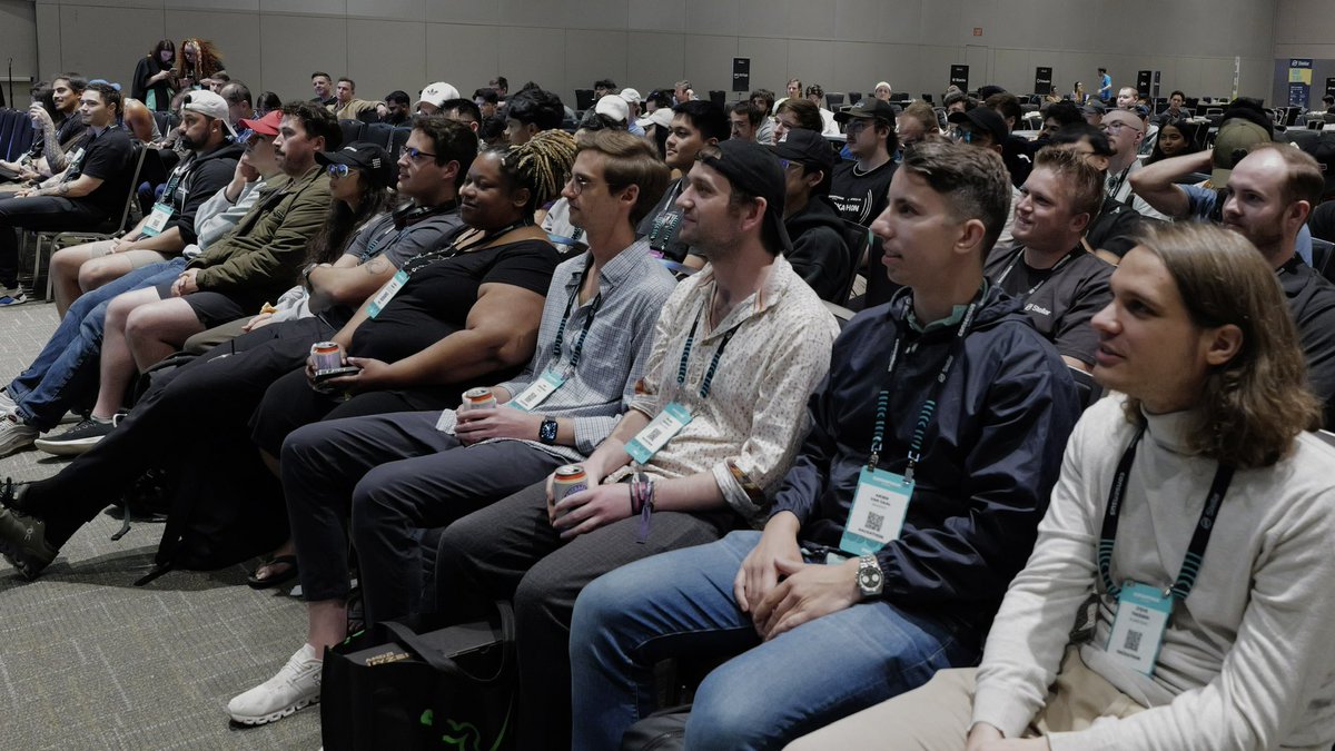 easya_app's tweet image. Day 3 was HISTORIC 💥

500 developers launched 100 startups at our EasyA #Consensus2024 hackathon. 

As our EasyA gigabrains took center stage, the crowds looked on in awe. They saw the future unfold before their very eyes 😮