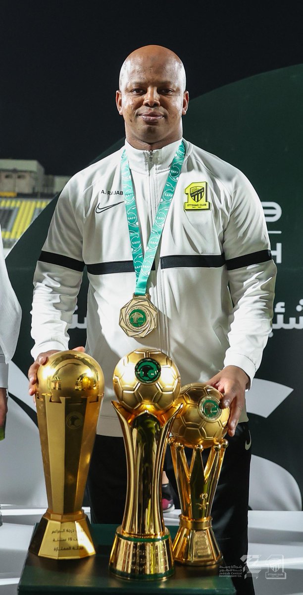 أكثر من مجرد مدرب 🎩🏆

بطل دوري البراعم تحت 13 ✅
بطل دوري البراعم تحت 15 ✅
بطل دوري الناشئين تحت 17 ✅