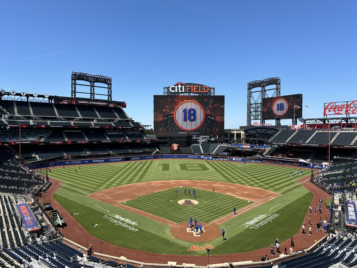 BoomerK230's tweet photo. Getting ready for Darryl Strawberry #18 to be retired today. @Mets @CitiField @DStraw18 #DarrylStrawberryDay https://t.co/wQmlARuAi3