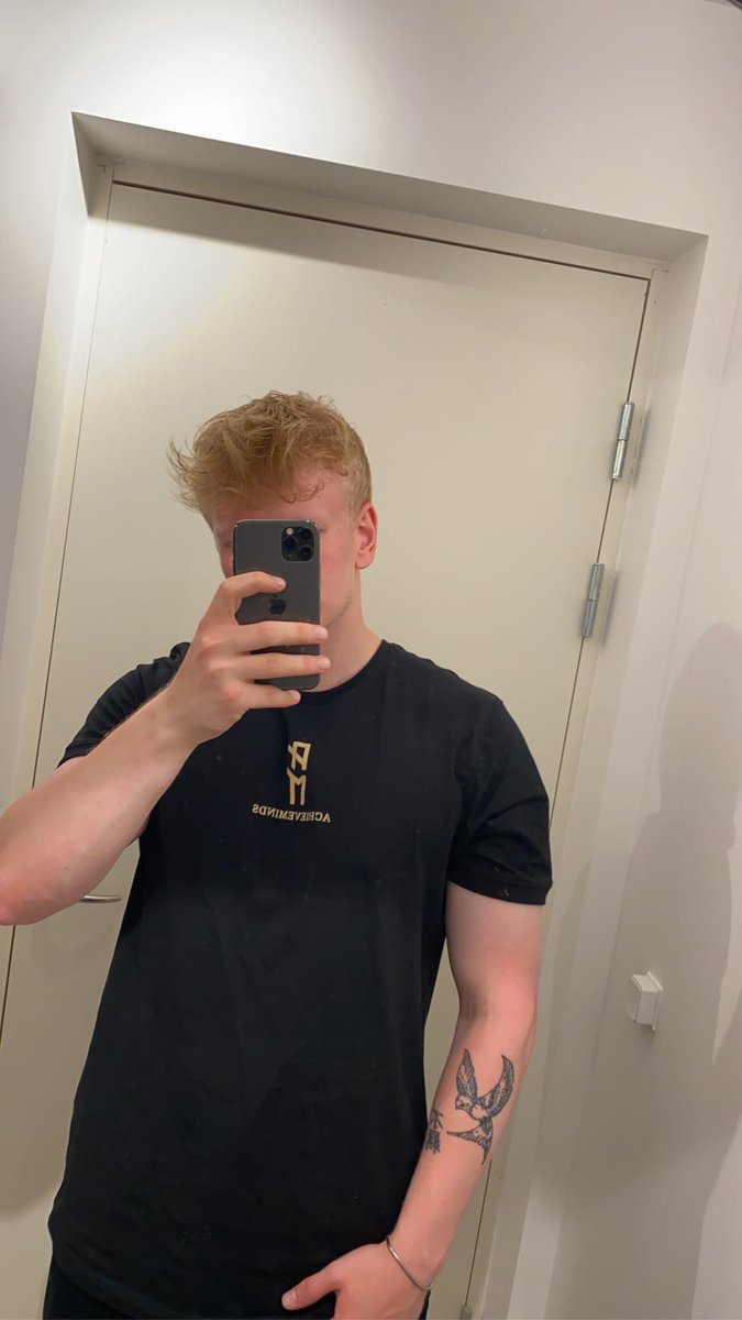 Got this very comfortable cloth from my agency <a href="/achieveminds/">Achieveminds</a> 

Shoutout to my boy <a href="/SportsPsycFaBro/">Fabian Broich</a> for putting some drip on my body🫶🏼🥶