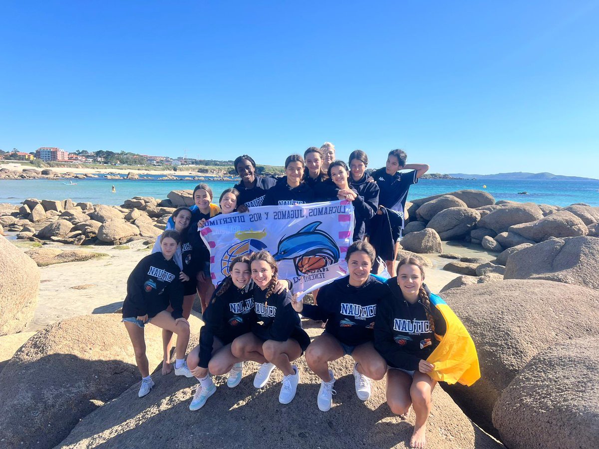 RCNT_BALONCESTO's tweet photo. 🏀🌊Nuestras guerreras🥷, ya ondean orgullosas y felices la bandera nauta🏴󠁧󠁢󠁳󠁣󠁴󠁿en las preciosas tierras gallegas antes de iniciar su participación en el Campeonato de España🇪🇸infantil⛹️‍♀️!
@RCNTenerife @ULL @HispanoInglesTF 
A disfrutar de esta maravillosa y merecida experiencia💪🌊🏀 https://t.co/VkuoL22h9Y