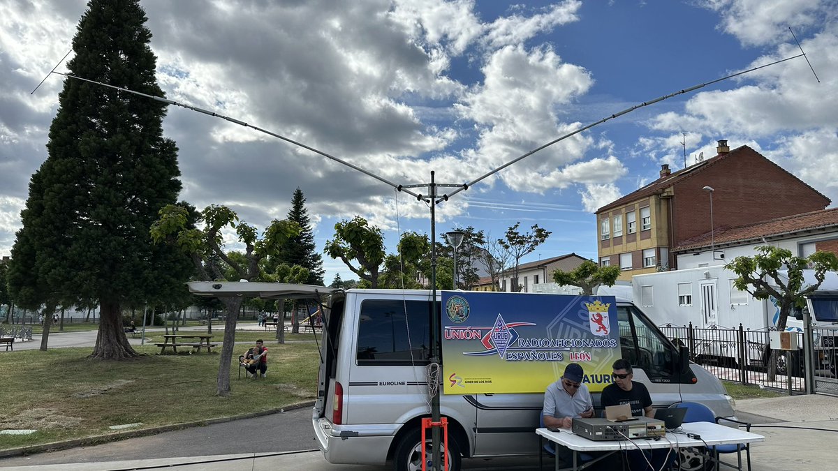 URLE Unión de Radioaficionados de León. tweet media