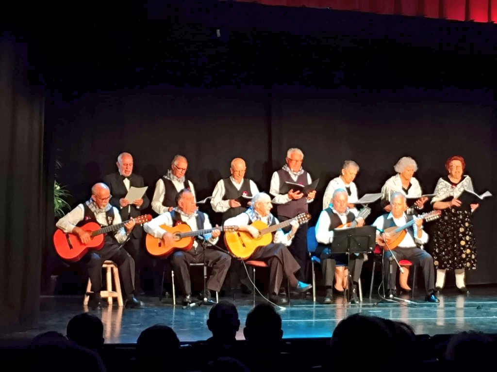 UnionporLeganes's tweet photo. ⚪️ CASAS REGIONALES
El compañero de #ULEG @AntonioGlez67 ha disfrutado de los bailes y actuaciones de la Casa de Castilla La Mancha en el CC Julián Besteiro.
#Uleg #Leganés #SentimosLeganés https://t.co/RUvKDI1aIr